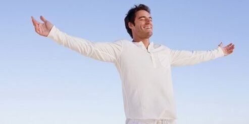 A man's intake of vitamin complexes and healthy foods improves his mood.